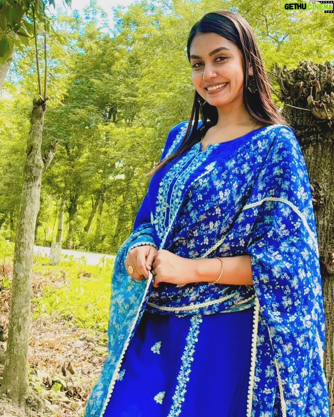Meenakshi Borah - 10.9K Likes - Tu hein toah…❤️
.
.
.
.
.
#nature #staypositive #explore #love #foryou