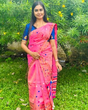 Meenakshi Borah Instagram - Laila…❤️
Thank you universe for everything…🧿
.
.
.
.
.
.
#spreadlove #spreadpositivity #explore #olaila #love #foryou