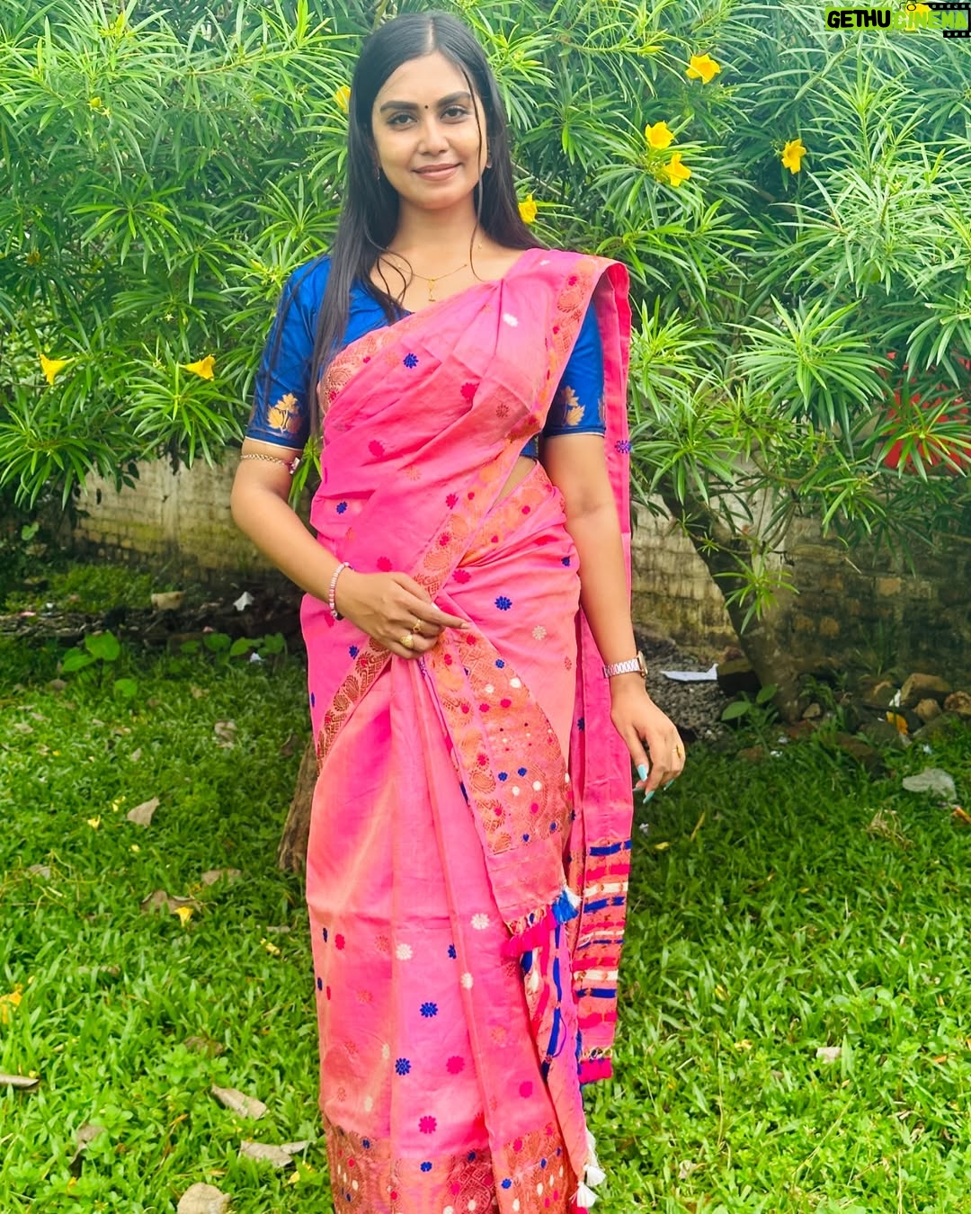 Meenakshi Borah - 7.5K Likes - Laila…❤️
Thank you universe for everything…🧿
.
.
.
.
.
.

#spreadlove #spreadpositivity #explore #olaila #love #foryou