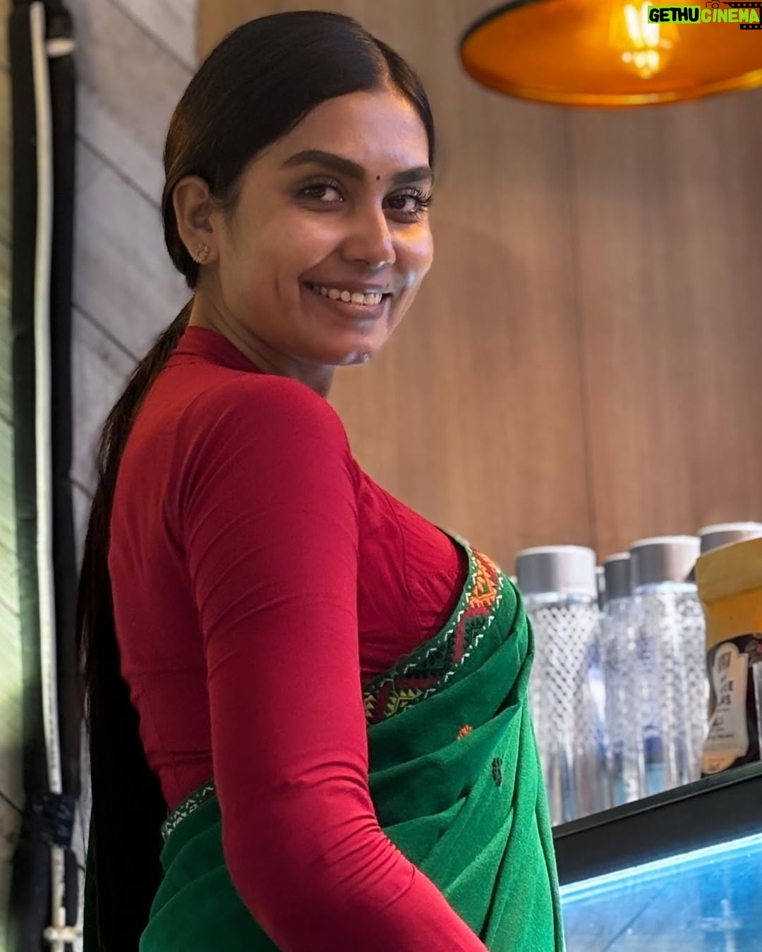 Meenakshi Borah - 10.1K Likes - উন্মনা মন মোৰ নিয়ে উৰুৱাই…🌸❤️🧿