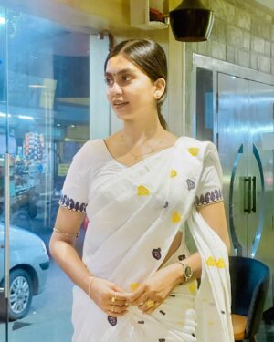 Meenakshi Borah Instagram - 🌻💛🧿