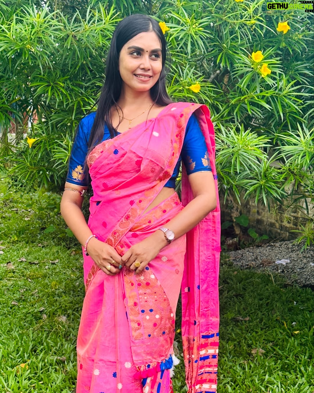 Meenakshi Borah - 7.5K Likes - Laila…❤️
Thank you universe for everything…🧿
.
.
.
.
.
.

#spreadlove #spreadpositivity #explore #olaila #love #foryou
