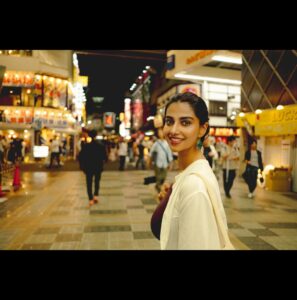 Actress Meenakshi Chaudhary HD Photos and Wallpapers October 2025