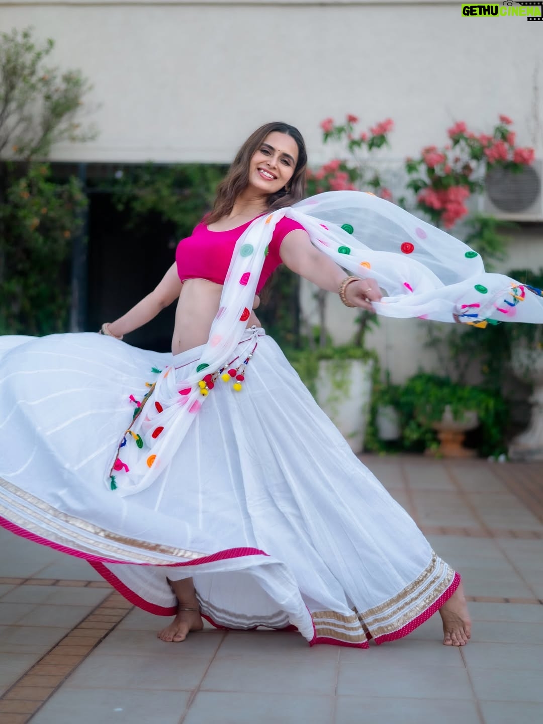 Meenakshi Dixit - 16.5K Likes - 🩷 Just 🥳

📸 @kcmstories.portraits 

#meenakshidixit #InstaGood #InstaDaily #InstaMood #ExplorePage #PhotoOfTheDay #InstaVibes #InstaBeauty #ViralClicks #InstaTrend #TrendingNow