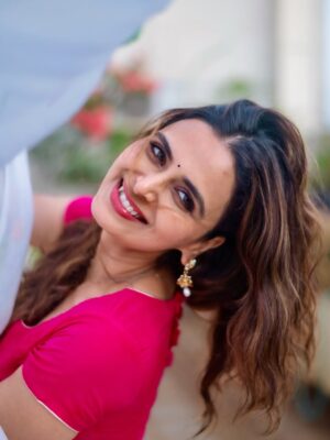 Meenakshi Dixit Instagram - š©· Just š„³
šø @kcmstories.portraits
#meenakshidixit #InstaGood #InstaDaily #InstaMood #ExplorePage #PhotoOfTheDay #InstaVibes #InstaBeauty #ViralClicks #InstaTrend #TrendingNow