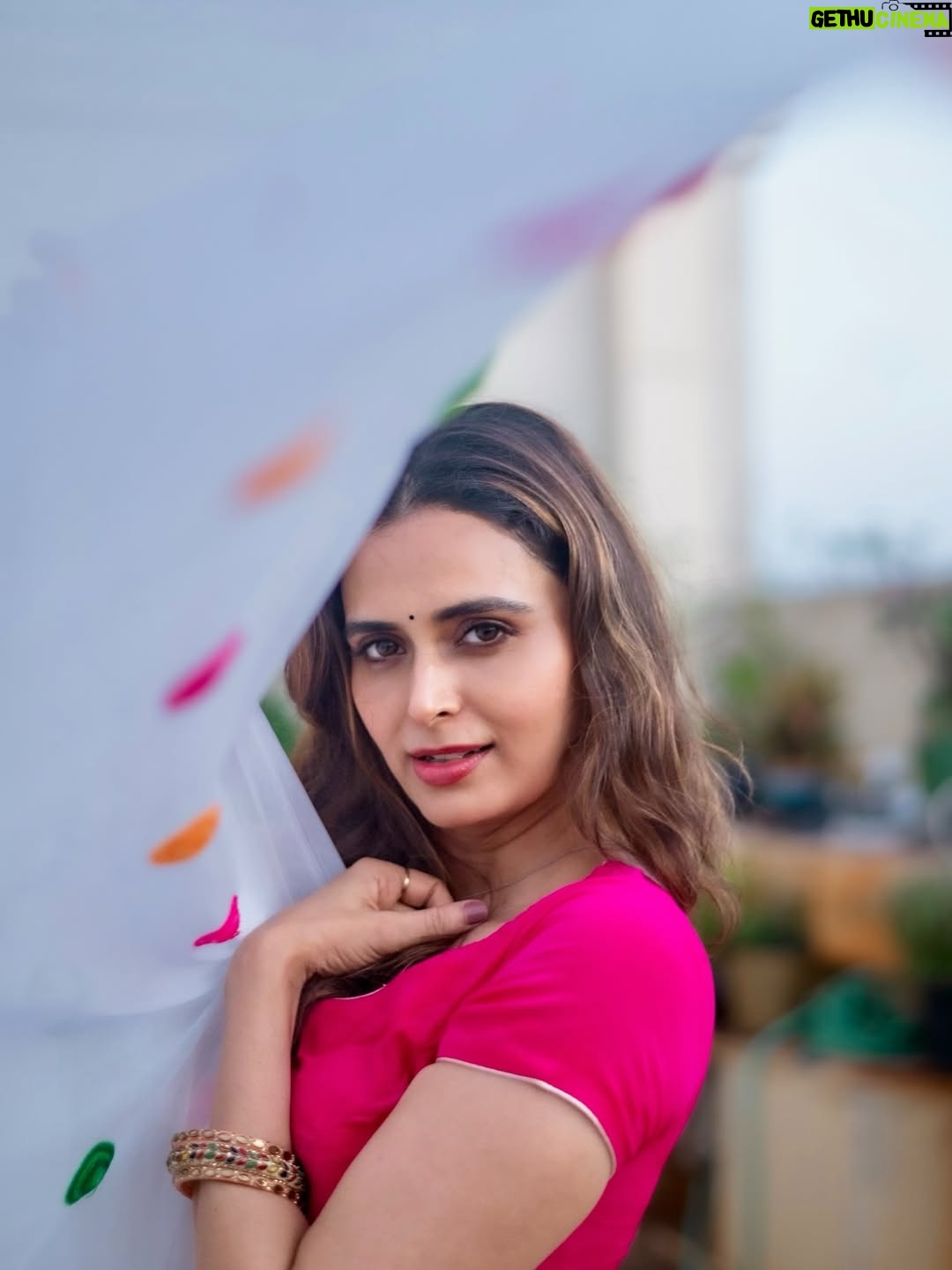 Meenakshi Dixit - 16.5K Likes - 🩷 Just 🥳

📸 @kcmstories.portraits 

#meenakshidixit #InstaGood #InstaDaily #InstaMood #ExplorePage #PhotoOfTheDay #InstaVibes #InstaBeauty #ViralClicks #InstaTrend #TrendingNow
