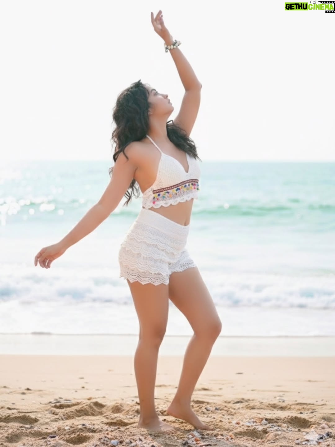 Meera Joshi - 1.5K Likes - ...
Clicked by: @mayur_gaonkar_photography
....
#beachvibes #beachphotography #beach #backlessdress #beachwear #beachgirl #beachbum #bikini #white #beachbody #meerajoshi #mj #model #posesforpictures #curlyhair #curls #curvygirl #curlyhairstyles #photoshoot #photooftheday #swimsuit #glam #glamour #glamlook #glamourmodel #meera #fingers #makeup #backless #back
