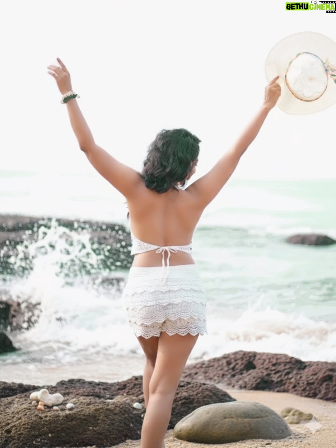 Meera Joshi - 1.5K Likes - ...
Clicked by: @mayur_gaonkar_photography
....
#beachvibes #beachphotography #beach #backlessdress #beachwear #beachgirl #beachbum #bikini #white #beachbody #meerajoshi #mj #model #posesforpictures #curlyhair #curls #curvygirl #curlyhairstyles #photoshoot #photooftheday #swimsuit #glam #glamour #glamlook #glamourmodel #meera #fingers #makeup #backless #back