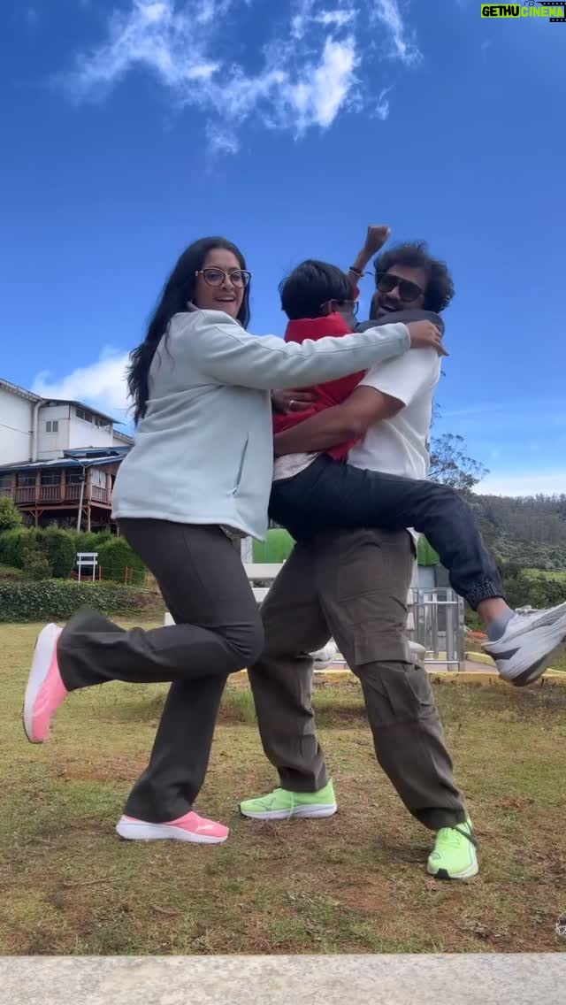 Meera Krishna, Meera Siva - 2.4K Likes - Baava Bandaru- our version 😎❤️😆

#insta #instadaily #instagram #instalike #instagood #instamood #reelsinstagram #instareelsindia❤️ #highlandaccordooty #ooty #vaccation #familytime❤️ #family #goodvives #