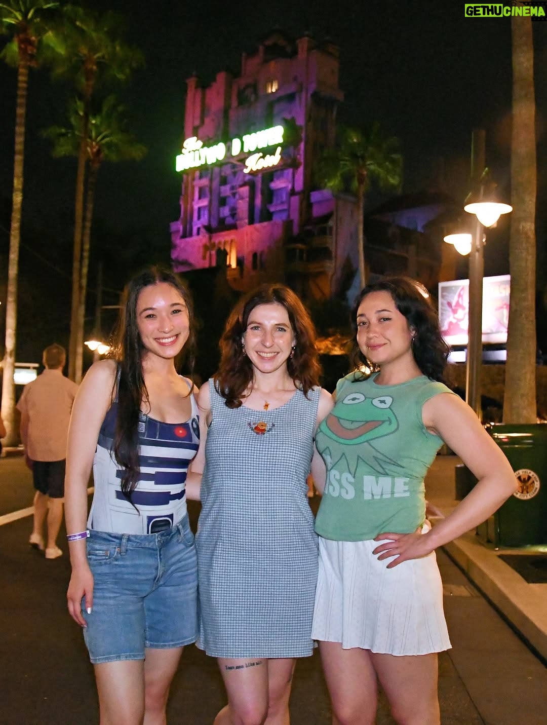 Megan Bitchell - 5K Likes - Okay this is the last theme park post I promise!!!!!!!!