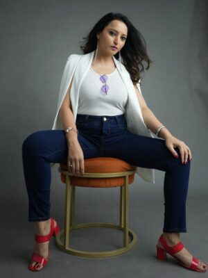Meghana Gaonkar Instagram - No caption needed. 
~
Credits: 
Clicked by @hrishikeshkulkarnii 
Blazer: @romita_threads 
Make up & hair: @makeover_by_sanjeeva @makeoverbyajay 
In collaboration with @g9media_entertainment @gururajkulkarni_nadagoud 
Facilitated by @mr.veerendra.patil @_v_i_d_d_u_
Location: @studio_rental_by_vstudiospro