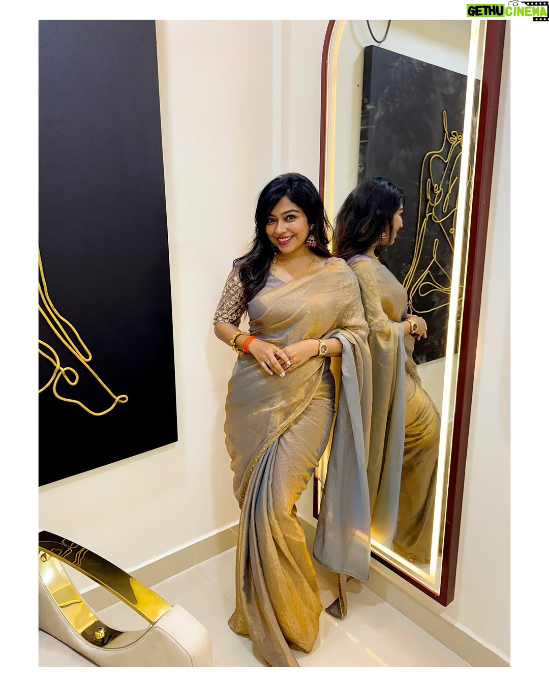 Meghashree - 2.3K Likes - 🧿🌸🧿
.
Blouse designer: @kalasa_by_shilpa 
Sarees: @devakinandan_collections