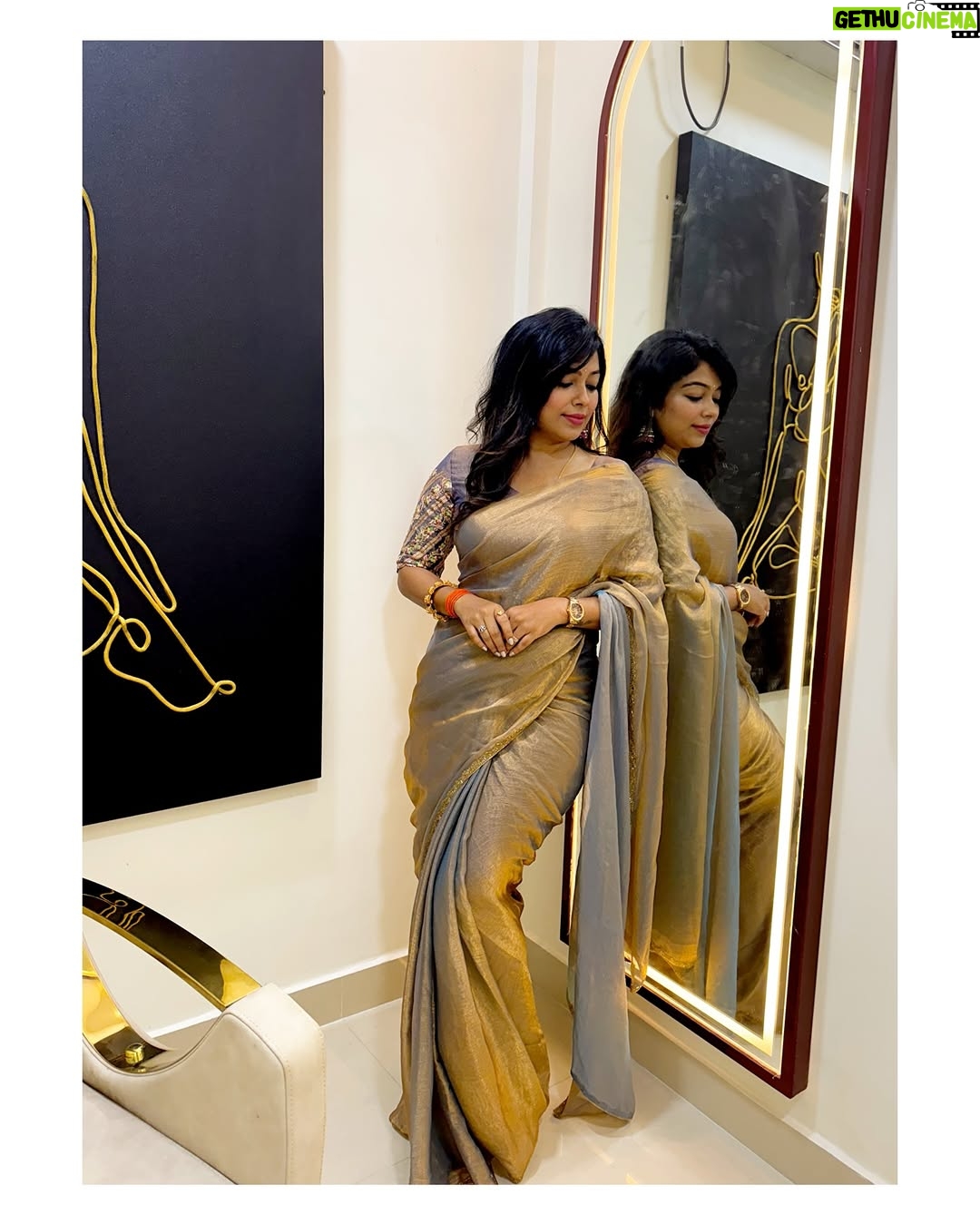 Meghashree - 2.3K Likes - 🧿🌸🧿
.
Blouse designer: @kalasa_by_shilpa 
Sarees: @devakinandan_collections