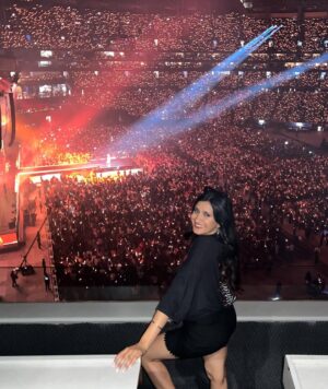 Meghna Chakraborty Instagram - How can I talk about 2024 without reflecting on the unforgettable experience of being on the road with team @diljitdosanjh for the groundbreaking North America leg of the Dil-luminati tour?! From two iconic stadiums to lighting up the Crypto Arena, and countless other venues across Canada and the US—we saw history unfold time and time and time again.

It has been an honor to witness Diljit continually break barriers with his artistry, and to watch him unite people from all generations and walks of life through the raw magic of music that transcends. To see all of the children, families and immigrants in the audience, their faces full of emotion and pure joy… this tour has truly been a celebration of both the present and the boundless potential of our future. 

Endless gratitude to the best DP @__vivianlau , the teams at @rippleeffectstudios and Saregama, and all the amazing people we crossed paths with in each city. Thank you for a lifetime of memories ❤️

#diljitdosanjh #diluminatiworldtour