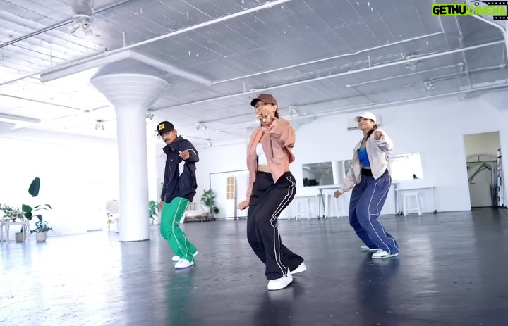 Meghna Chakraborty - 3 Likes - Stillll dancing to this childhood bop 🎶 

🧠💃🏽🕺🏽: @jai.dance @eshhpat @meghnac3 
🎥: @redllama.media