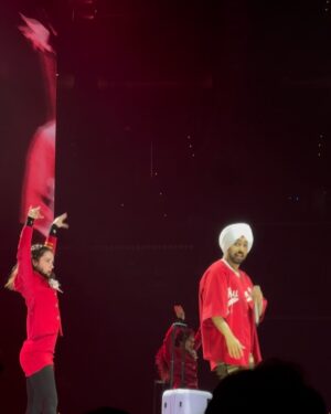 Meghna Chakraborty Instagram - How can I talk about 2024 without reflecting on the unforgettable experience of being on the road with team @diljitdosanjh for the groundbreaking North America leg of the Dil-luminati tour?! From two iconic stadiums to lighting up the Crypto Arena, and countless other venues across Canada and the US—we saw history unfold time and time and time again.
It has been an honor to witness Diljit continually break barriers with his artistry, and to watch him unite people from all generations and walks of life through the raw magic of music that transcends. To see all of the children, families and immigrants in the audience, their faces full of emotion and pure joy… this tour has truly been a celebration of both the present and the boundless potential of our future.
Endless gratitude to the best DP @__vivianlau , the teams at @rippleeffectstudios and Saregama, and all the amazing people we crossed paths with in each city. Thank you for a lifetime of memories ❤️
#diljitdosanjh #diluminatiworldtour