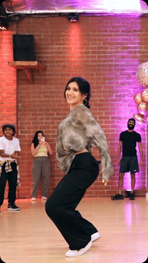 Meghna Chakraborty Instagram - This mixxxx! Haye haye 🎶 💃🏽
🧠: @eshhpat
🎥: @redllama.media
🎶: @deejayjsg
