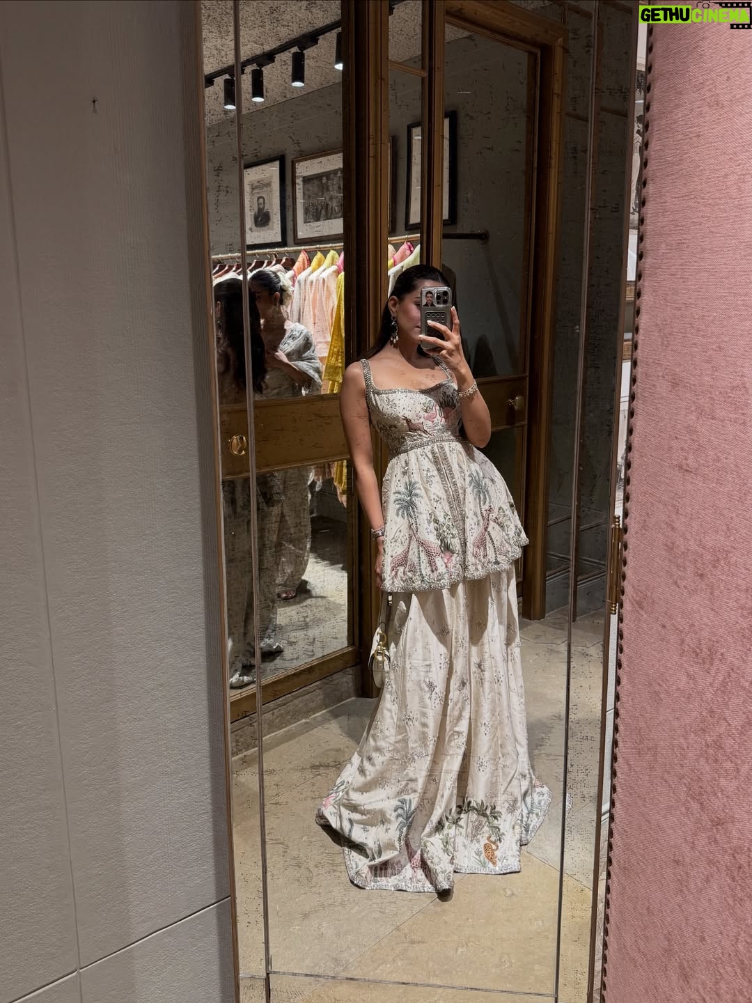 Mehak Bakshi - 6.3K Likes - Life lately 🌹