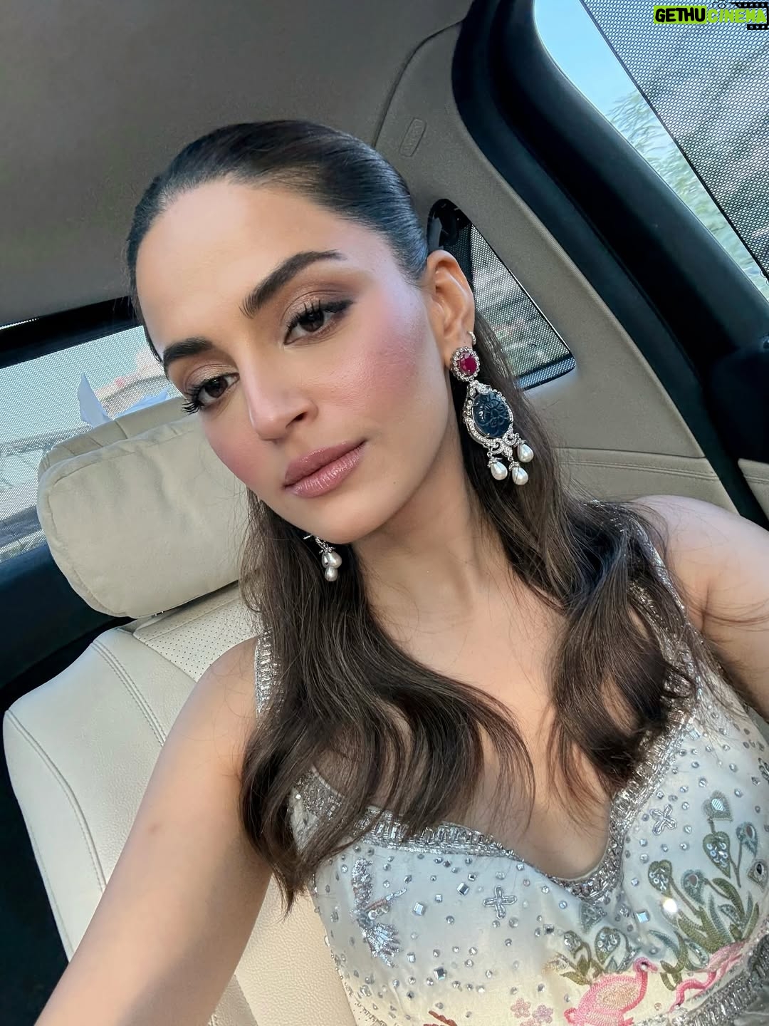 Mehak Bakshi - 6.3K Likes - Life lately 🌹