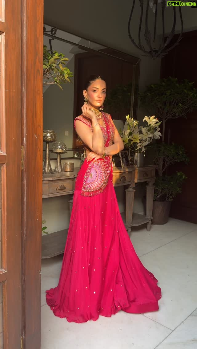 Mehak Bakshi - 4.7K Likes - Love this stunning rani pink outfit from @khokeeindia 🩷 the best part is the blouse and the work on it which is so intricate and so different! ✨

Ad