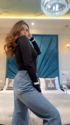 Mehak Dhillon Instagram - 🖤💙