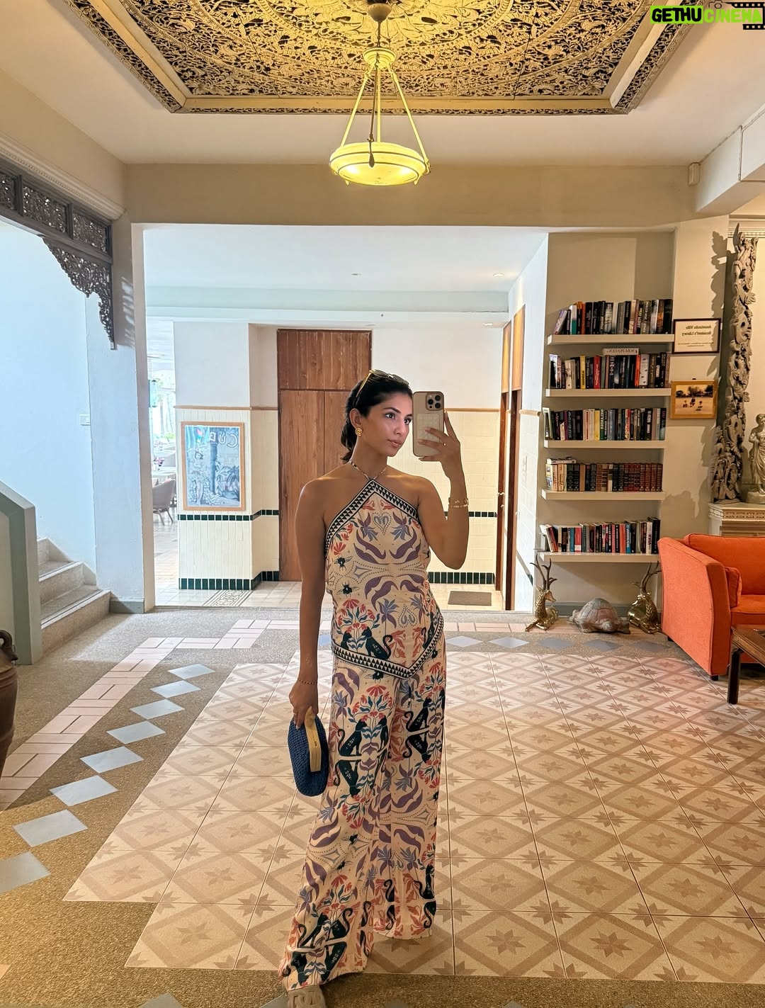 Meher Taluja - 1.9K Likes - Forever an island girly☀️🌊⛱️

wearing : @wear.rae