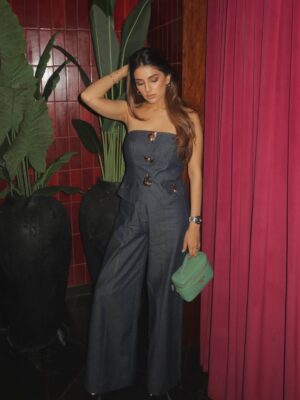 Meher Taluja Instagram - mid-week shenanigans💙
.
.
( Comment LINK & I’ll share the outfit details with you)
