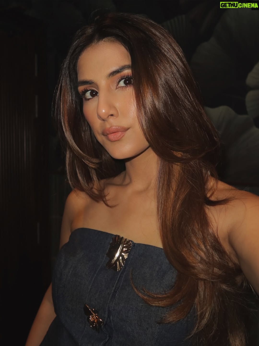 Meher Taluja - 2K Likes - mid-week shenanigans💙
.
.
( Comment LINK & I’ll share the outfit details with you)