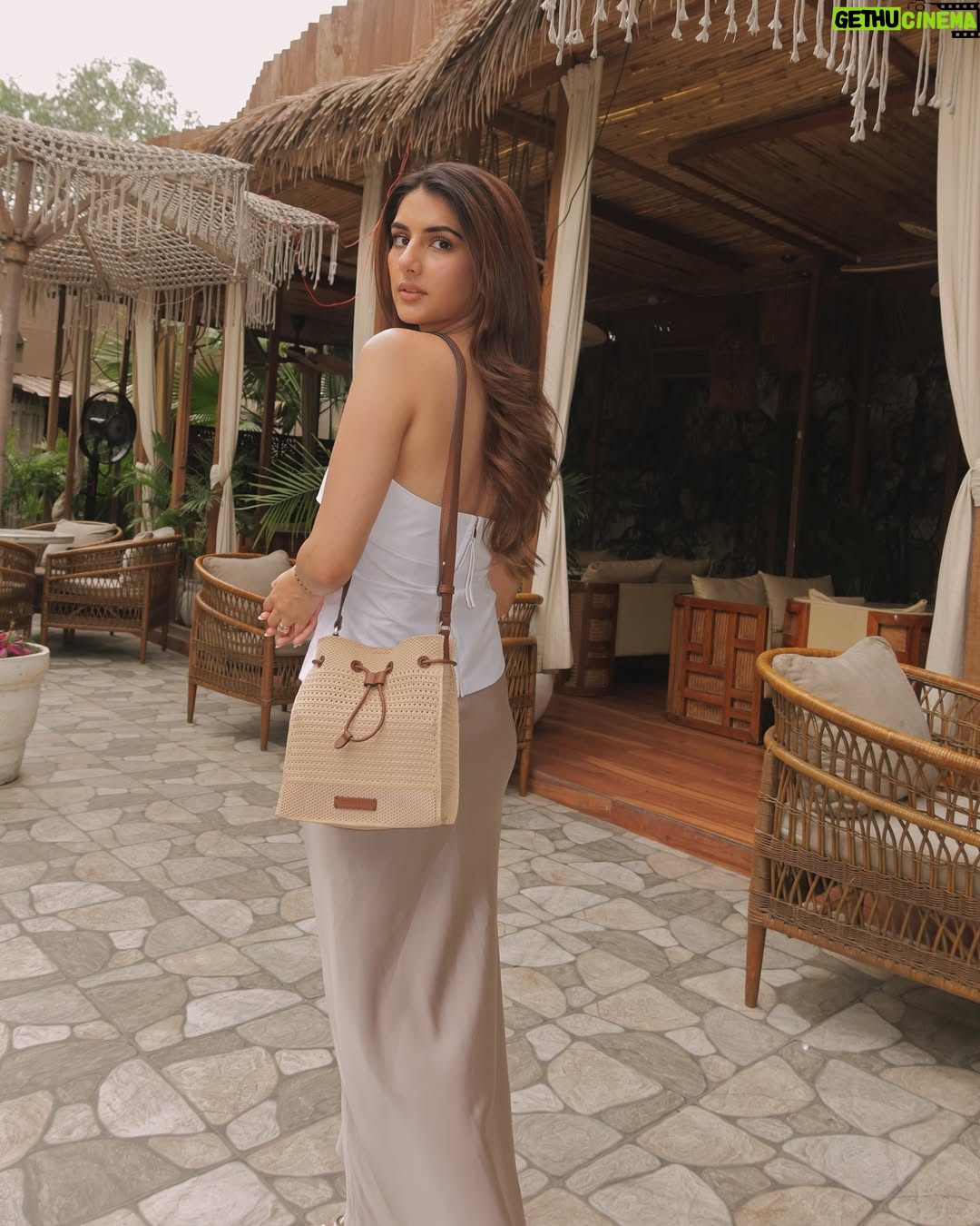 Meher Taluja - 1.9K Likes - Just me, a slow afternoon, and my favorite summer carryall from @charleskeithofficial 🌿

#SummersCalling #CharlesKeith_IN