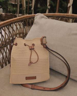 Meher Taluja Instagram - Just me, a slow afternoon, and my favorite summer carryall from @charleskeithofficial 🌿

#SummersCalling #CharlesKeith_IN
