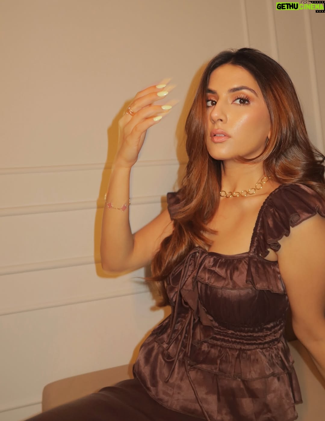 Meher Taluja - 2K Likes - 🤎✨