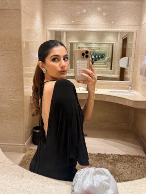 Meher Taluja Instagram - Nothing that a sexy black can’t fix🖤

Day 1 at ICW in @sesaaofficial ✨

Glam : by yours truly @studiomehertaluja