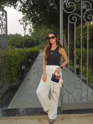 Meher Taluja Instagram - linen pants & tank top girlie for as long as I remember👀