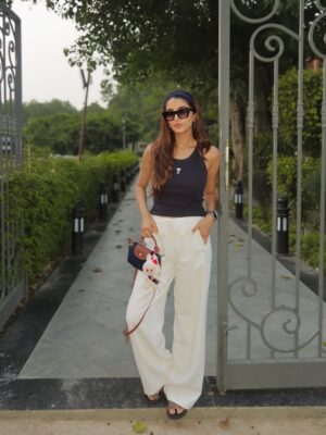 Meher Taluja Instagram - linen pants & tank top girlie for as long as I remember👀
