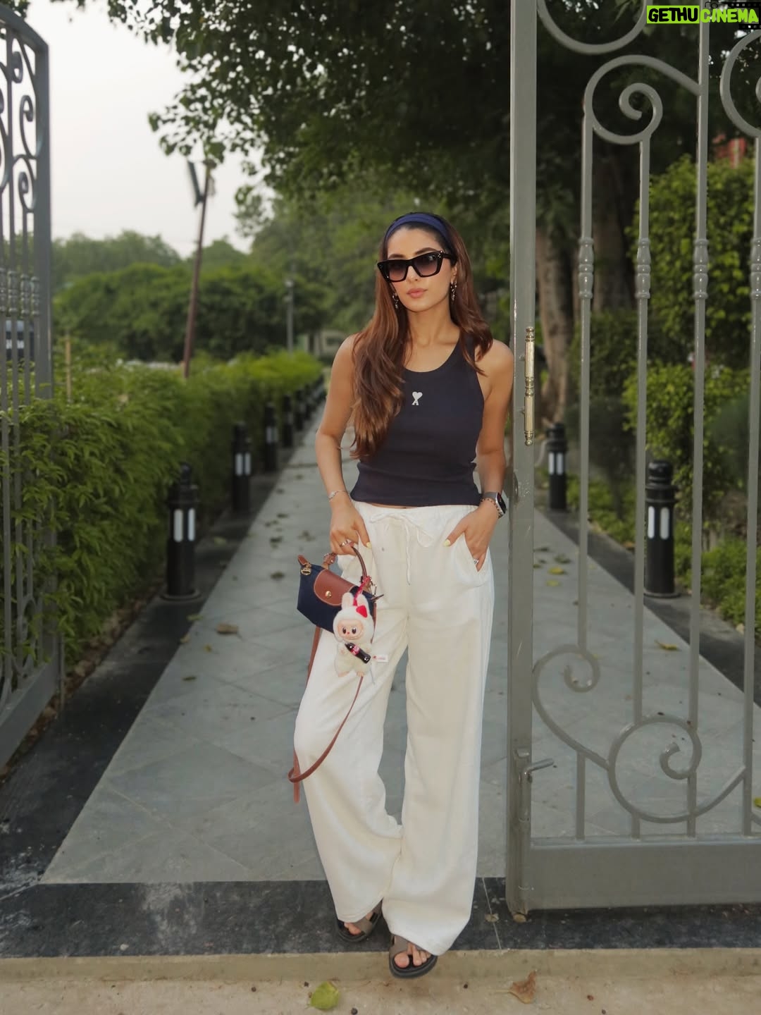 Meher Taluja - 2.2K Likes - linen pants & tank top girlie for as long as I remember👀