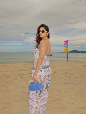 Meher Taluja Instagram - Forever an island girly☀️🌊⛱️

wearing : @wear.rae
