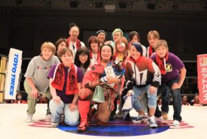 Meiko Satomura Instagram - 今日、引退試合を見届けてくださった皆様、ありがとうございました。
30年間で出会ったたくさんの方に囲まれてリングを降りられたこと、本当に幸せです。
プロレスの新時代をさらに素晴らしいものにするために、今以上に人生懸けます‼️
ありがとうございました。
2025.4.29 #後楽園ホール
#SENJO  # #SATOMURAfinal #里村明衣子