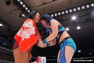 Meiko Satomura Instagram - 今日、引退試合を見届けてくださった皆様、ありがとうございました。
30年間で出会ったたくさんの方に囲まれてリングを降りられたこと、本当に幸せです。
プロレスの新時代をさらに素晴らしいものにするために、今以上に人生懸けます‼️
ありがとうございました。
2025.4.29 #後楽園ホール
#SENJO  # #SATOMURAfinal #里村明衣子
