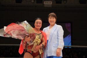 Meiko Satomura Instagram - 今日、引退試合を見届けてくださった皆様、ありがとうございました。
30年間で出会ったたくさんの方に囲まれてリングを降りられたこと、本当に幸せです。
プロレスの新時代をさらに素晴らしいものにするために、今以上に人生懸けます‼️
ありがとうございました。
2025.4.29 #後楽園ホール
#SENJO  # #SATOMURAfinal #里村明衣子