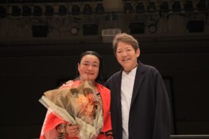 Meiko Satomura Instagram - 今日、引退試合を見届けてくださった皆様、ありがとうございました。
30年間で出会ったたくさんの方に囲まれてリングを降りられたこと、本当に幸せです。
プロレスの新時代をさらに素晴らしいものにするために、今以上に人生懸けます‼️
ありがとうございました。
2025.4.29 #後楽園ホール
#SENJO  # #SATOMURAfinal #里村明衣子