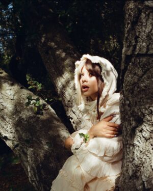 Melanie Martinez Instagram - 30.

𓆝 𓆟 𓆞 𓆝 𓆟

I’ve never taken existing on earth lightly. It is sacred to be here. Even creating is always life or death. I took an axe to anything that didn’t serve my highest purpose in my 20’s. 

My child self is smiling, thanking me for keeping her alive. Any bit of abundance I receive I cannot be ashamed of because I know my lineage feels it’s karmic justice. I’ve watered my creativity and individuality with integrity. My intentions to help people heal through art has always remained the same. This new decade of life is about cutting all distractions and being ruthless about my purpose. Transmutation, magic, a divine union of love, not owing anyone anything, lifting the veil, art that cuts deep to heal deeper.