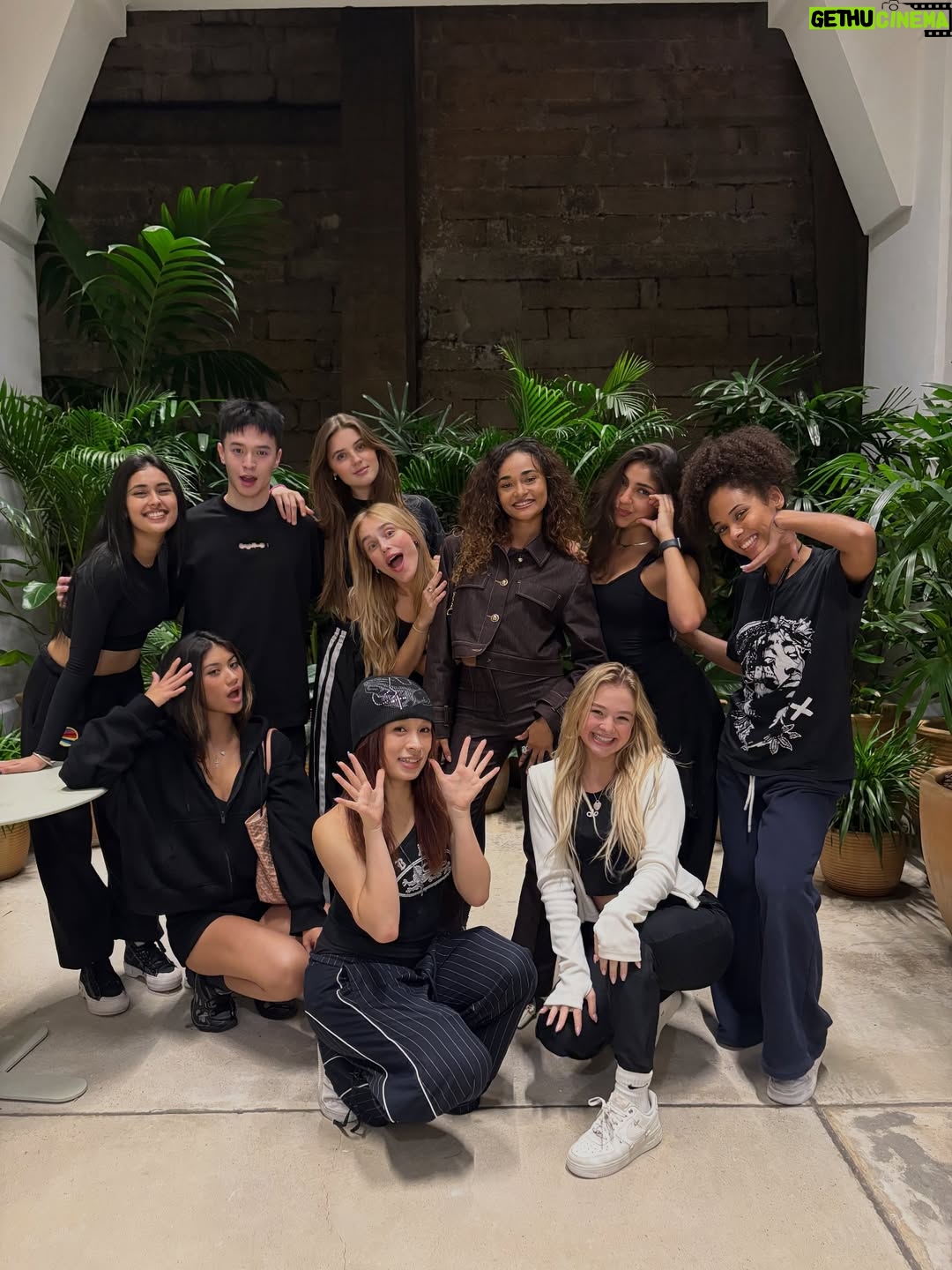 Mélanie Thomas - 41.6K Likes - MÉLANIE IS OFFICIALLY JOINING US ON TOUR! 🇧🇷🇵🇹

SURPRISE ! 🇨🇮 You guys know me and my surprises 💁🏽‍♀️ 

It’s Official now I am joining my Now United family for the Now or Never tour, cannot wait to see you all ~ your honey 🤍✨