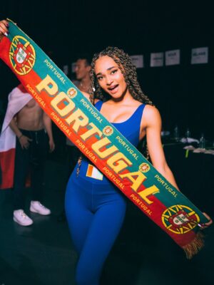 Mélanie Thomas Instagram - MÉLANIE IS OFFICIALLY JOINING US ON TOUR! 🇧🇷🇵🇹

SURPRISE ! 🇨🇮 You guys know me and my surprises 💁🏽‍♀️ 

It’s Official now I am joining my Now United family for the Now or Never tour, cannot wait to see you all ~ your honey 🤍✨