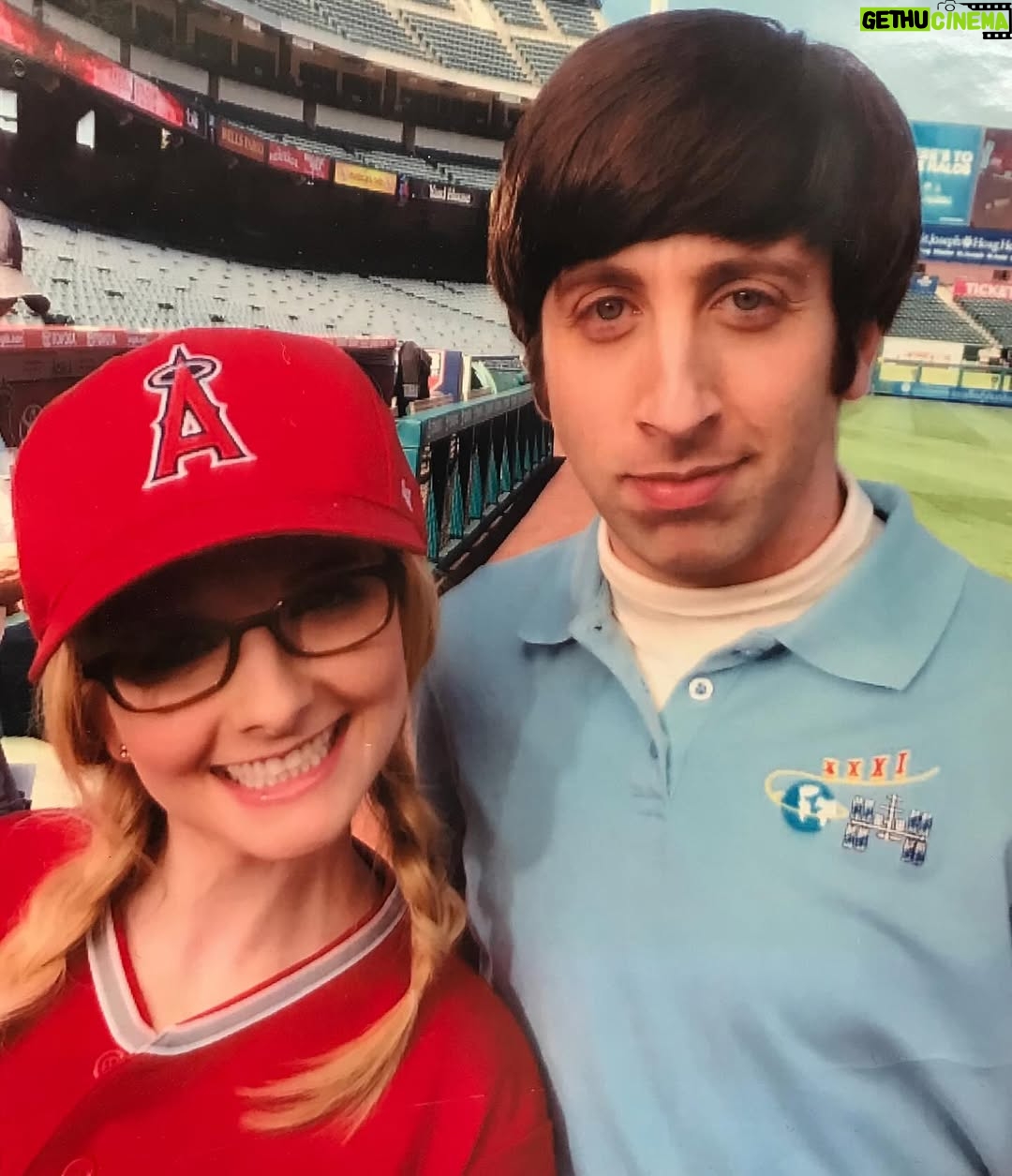 Melissa Rauch - 530.7K Likes - My TV husband & wonderful friend Simon Helberg is now on Instagram! This deeply hilarious, wildly talented and all around incredible human holds such a special place in my heart and I’m so happy to welcome him to this scrollapalooza!! Give @iamsimonhelberg a follow to have the gift of Simon on your phone (or wherever you get up on your Instagram)!