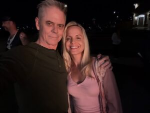 Mena Suvari Instagram - And that’s a wrap! ✨#SeeYaLaterBob Love, Lola🖤