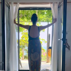 Meriç Aral Instagram - nazar boncuklarınız hazırsa; sondan başa 
güneş’in 9 ay   40 gün   41 kere 🧿ı
✨🕯️🌞🍼🕯️🍼💕🌞✨🍼🕯️🍼✨🧿💕