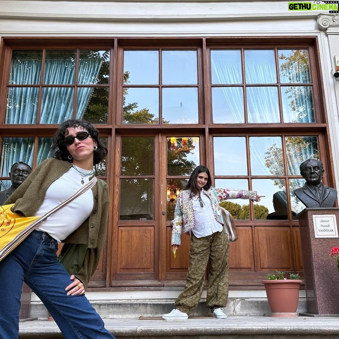 Meriç Aral - 85.3K Likes - nazar boncuklarınız hazırsa; sondan başa 
güneş’in 9 ay   40 gün   41 kere 🧿ı
✨🕯️🌞🍼🕯️🍼💕🌞✨🍼🕯️🍼✨🧿💕