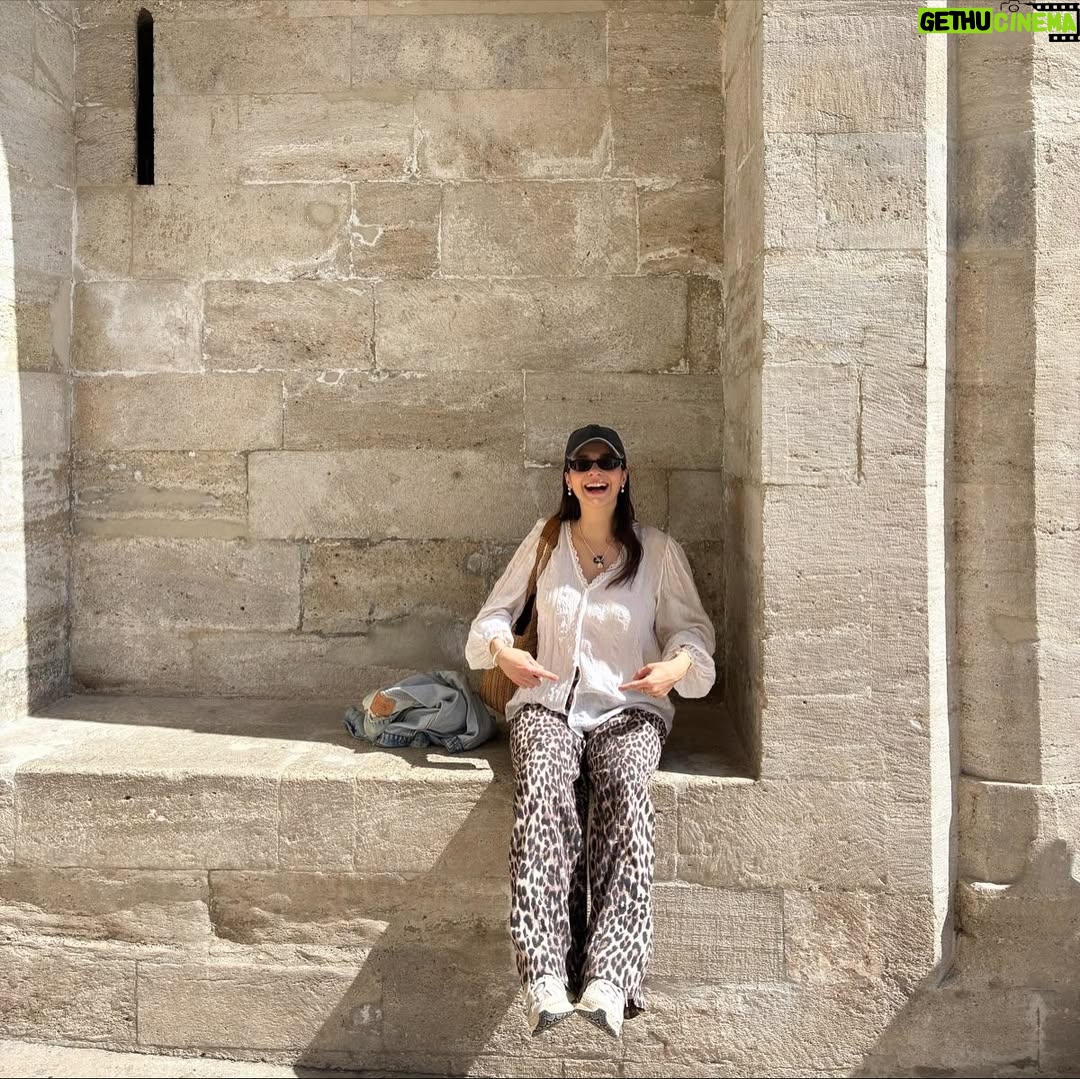 Meriç Aral - 85.3K Likes - nazar boncuklarınız hazırsa; sondan başa 
güneş’in 9 ay   40 gün   41 kere 🧿ı
✨🕯️🌞🍼🕯️🍼💕🌞✨🍼🕯️🍼✨🧿💕
