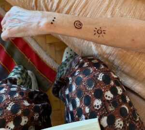 Meriç Aral Instagram - ❤️‍🔥🧿✨🐬🌞 Dün çok iyi bi caption bulmuştum da bugün unuttum şu an dinlediğim şarkıyı eklemekle yetiniyorum. 🐬❤️‍🔥✨🧿🌞🐬