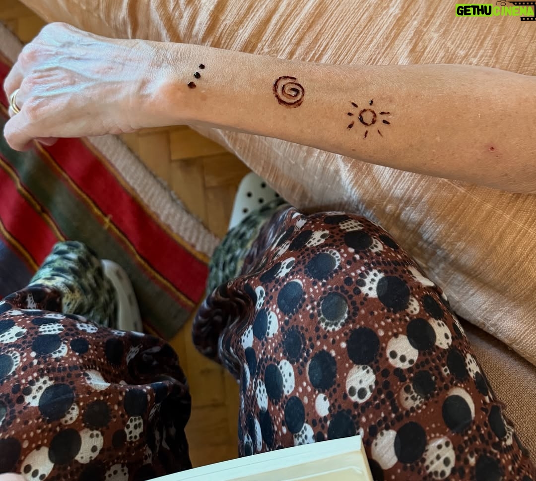 Meriç Aral - 118.9K Likes - ❤️‍🔥🧿✨🐬🌞 Dün çok iyi bi caption bulmuştum da bugün unuttum şu an dinlediğim şarkıyı eklemekle yetiniyorum. 🐬❤️‍🔥✨🧿🌞🐬